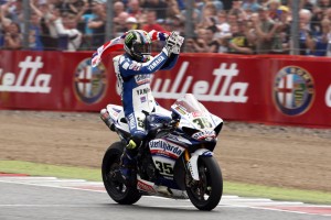 http://www.roadracerx.com/wp-content/uploads/2010/08/CRUTCHLOW__WSBK_SILVERSTONE_WHEELER_BROWN53-300x200.jpg